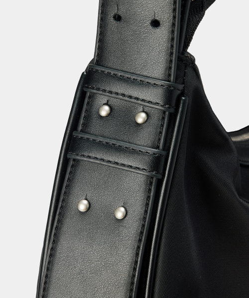 MAISON MINED（メゾンミネド）の「BIG SIDE STRAP HOBO BAG BLACK（メッセンジャーバッグ・メンズ・その他・FREE）」の8枚目の写真