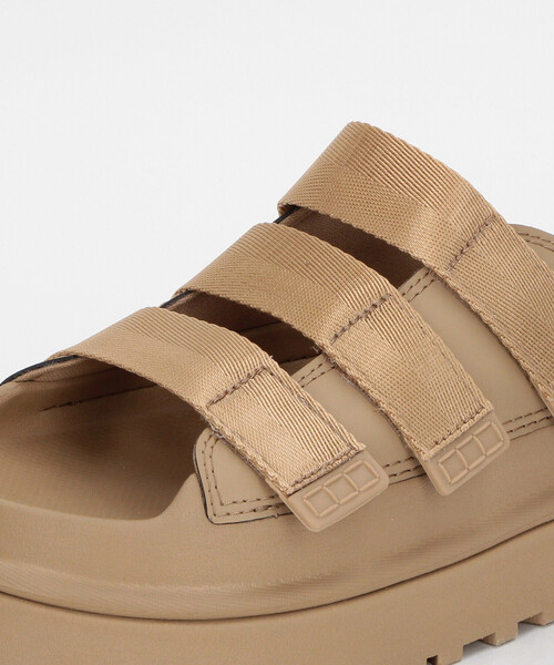 FREAK'S STORE（フリークスストア）の「UGG/アグ W GOLDENGLOW SLIDE[23.0cm～24.0cm展開]/ゴールデングロウスライド（サンダル・レディース・ブラウン系その他/ブラック・7/6）」の8枚目の写真
