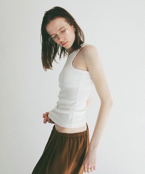 CLANE(クラネ)の「BACK SHEER TANK TOPS(タンクトップ・レディース・ホワイト/ベージュ/ブラック・1/2)」の9枚目の写真