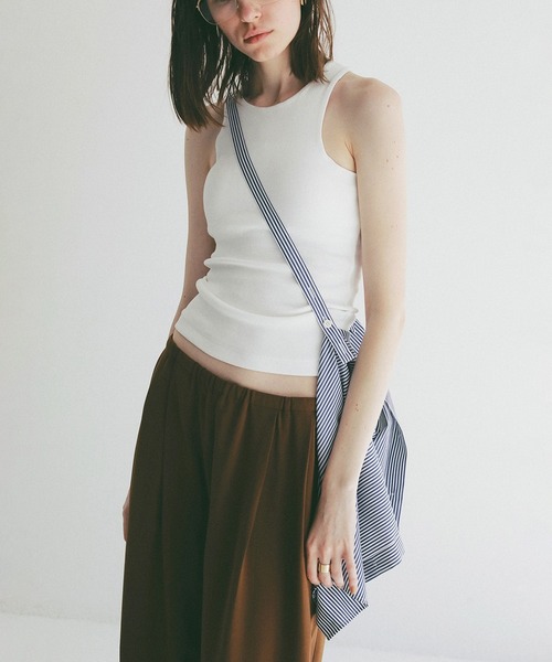 CLANE(クラネ)の「BACK SHEER TANK TOPS(タンクトップ・レディース・ホワイト/ベージュ/ブラック・1/2)」の10枚目の写真