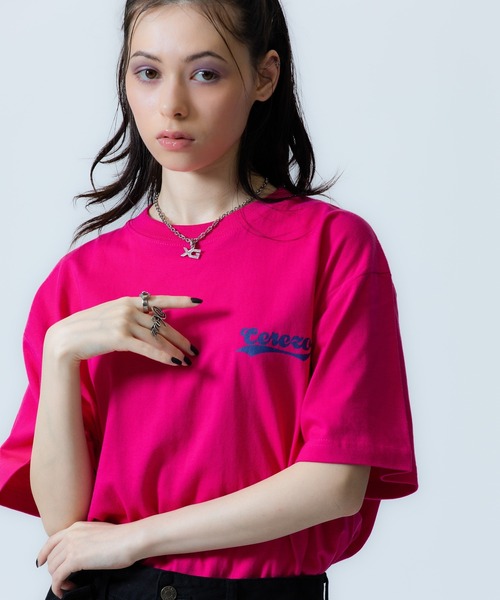 X-girl SPORTS(エックスガールスポーツ)の「CRZ O WE FAN GOODS S/S TEE/セレッソ大阪ヤンマーレディース(Tシャツ/カットソー・メンズ・ピンク/ホワイト・X-LARGE/LARGE/MEDIUM/SMALL)」の3枚目の写真