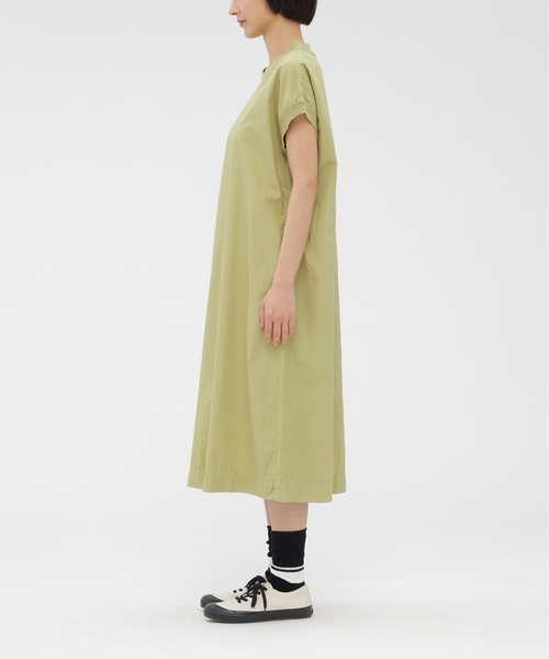 MHL.(エムエイチエル)の「GARMENT DYED COTTON POPLIN(ワンピース・レディース・ライム/チャコール・2/1)」の8枚目の写真