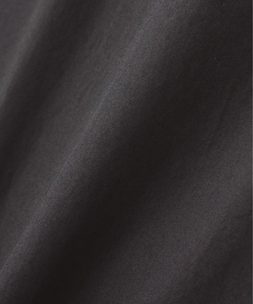 MHL.(エムエイチエル)の「GARMENT DYED COTTON POPLIN(ワンピース・レディース・ライム/チャコール・2/1)」の7枚目の写真
