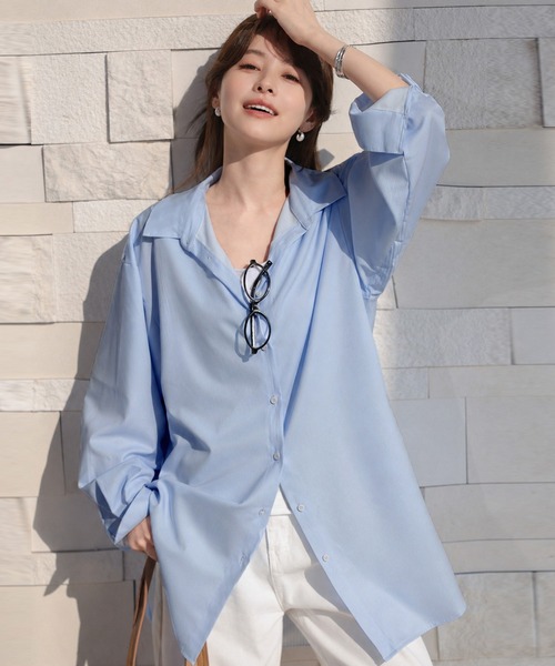 TeddyShop(テディショップ)の「【水陸両用/サイドスリット入り/ヨーク切替え/軽量】長袖 オーバーシャツライク 開襟 ラッシュガード シャツ レディース(ラッシュガード・レディース・ホワイト/ベージュ/ライトブルー/ブラック/イエロー/ブルー系その他・M/L/S)」の1枚目の写真