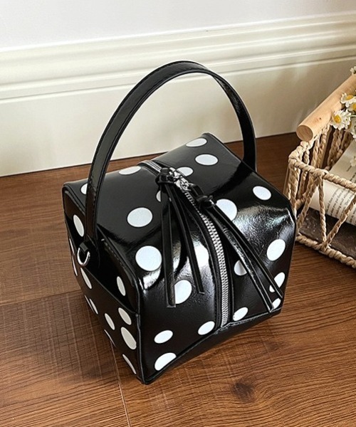 Vipoa（ヴィポア）の「Square polka dot shoulder handbag（ショルダーバッグ・レディース・シルバー/ブラック/ホワイト・FREE）」の12枚目の写真
