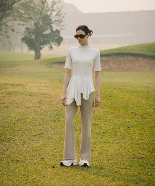 OBER GOLF（オーベルゴルフ）の「フリルレイヤーベーストップ（ホワイト）（Tシャツ/カットソー・レディース・ホワイト・SMALL/MEDIUM）」の3枚目の写真