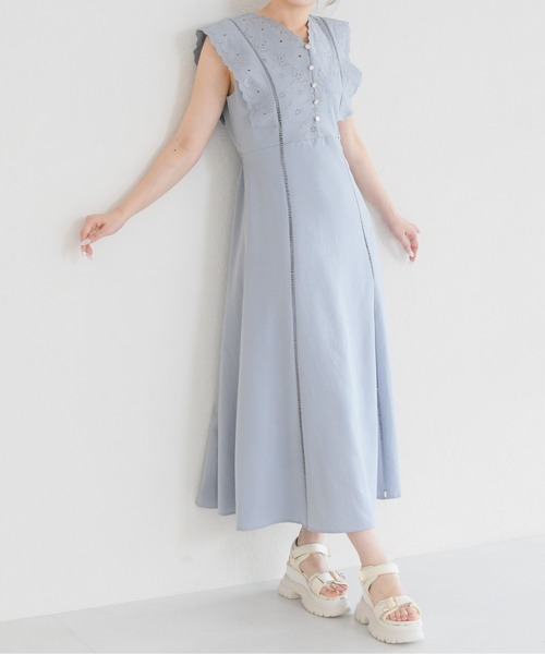 MISCH MASCH（ミッシュマッシュ）の「2026春夏新作 エンブロイダリーAラインワンピース（ワンピース・レディース・ブルー/ネイビー・M/S）」の3枚目の写真