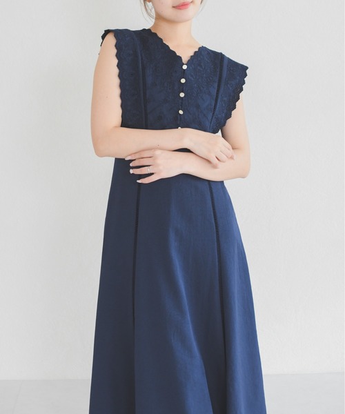 MISCH MASCH（ミッシュマッシュ）の「2026春夏新作 エンブロイダリーAラインワンピース（ワンピース・レディース・ブルー/ネイビー・M/S）」の22枚目の写真