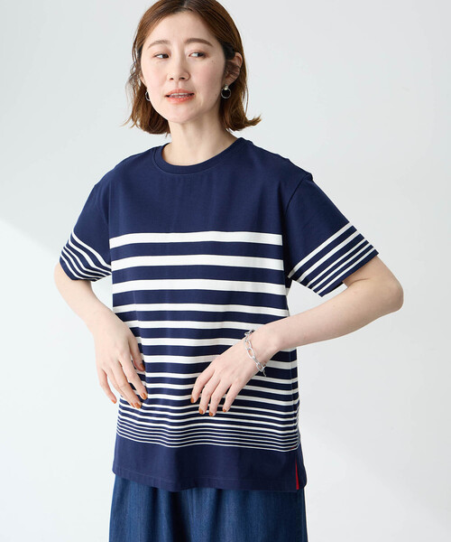 Petit Honfleur(プチオンフルール)の「パネルボーダーTシャツ【接触冷感・UVカット・オーガニックコットンブレンド】(Tシャツ/カットソー・レディース・ホワイト/ネイビー・M/L)」の4枚目の写真