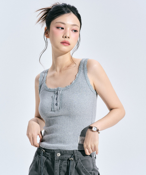 ZEROPLANET（ゼロプラネット）の「ケルシーボタンスリーブレス [GREY]（Tシャツ/カットソー・レディース・その他・FREE）」の2枚目の写真