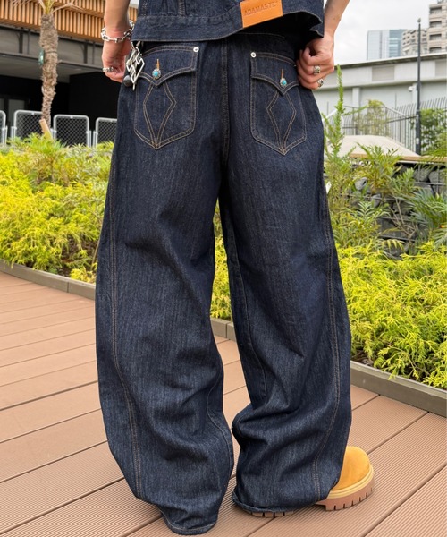 ADAMASTE(アダマスト)の「Western 3panel Buggy Denim Pants - ウエスタン3パネルバギーデニムパンツ【セットアップ対応】(デニムパンツ・メンズ・ブラック/インディゴブルー・SMALL/MEDIUM/LARGE)」の2枚目の写真