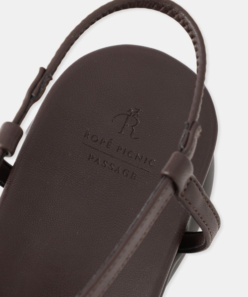 ROPE' PICNIC(ロペピクニック)の「サムリングナローストラップサンダル(サンダル・レディース・ブラウン/ブラック・M/L)」の11枚目の写真