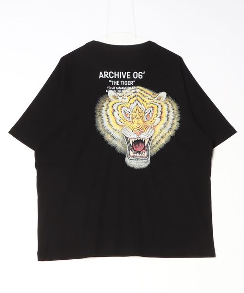 Y-3(ワイスリー)の「Y-3 ARCHIVE 06 SHORT SLEEVE TEE(Tシャツ/カットソー・メンズ・ブラック・SMALL/MEDIUM/LARGE/X-LARGE/XX-LARGE/X-SMALL)」の2枚目の写真