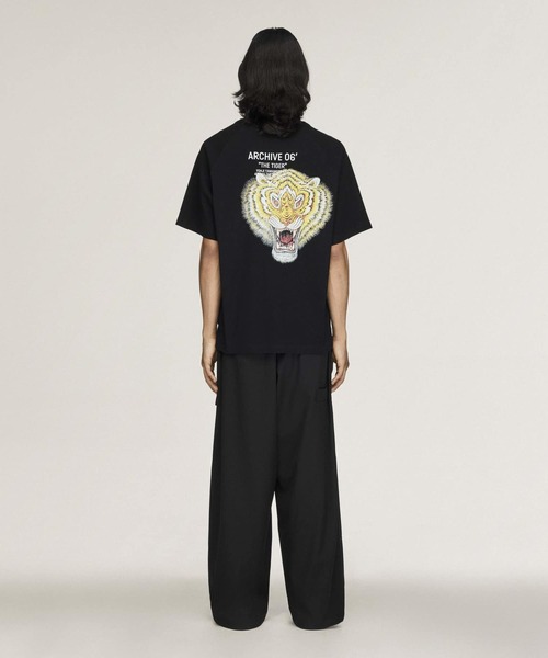 Y-3(ワイスリー)の「Y-3 ARCHIVE 06 SHORT SLEEVE TEE(Tシャツ/カットソー・メンズ・ブラック・SMALL/MEDIUM/LARGE/X-LARGE/XX-LARGE/X-SMALL)」の7枚目の写真