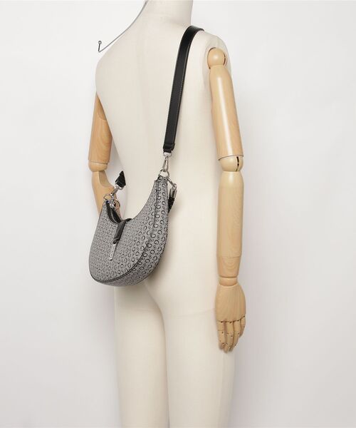 Guess（ゲス）の「MATILDA Shoulder Bag ショルダーバッグ（ショルダーバッグ・レディース・ホワイト/ブラック・ONE SIZE）」の15枚目の写真