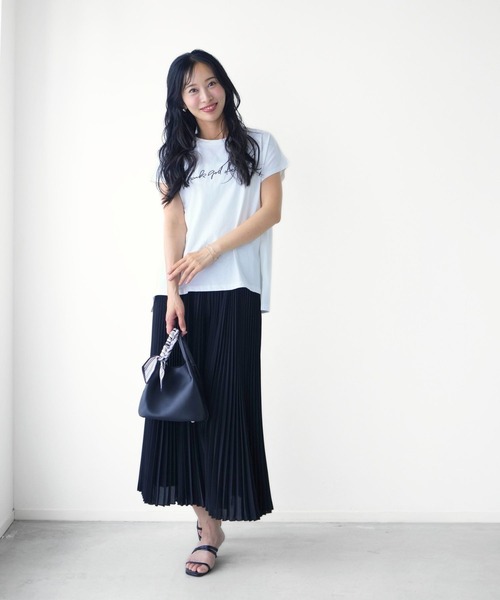 Ehre style(エーレスタイル)の「さりげなさが◎大人の新ロゴTコーデ7選(Tシャツ/カットソー・レディース・ホワイト・FREE)」の3枚目の写真
