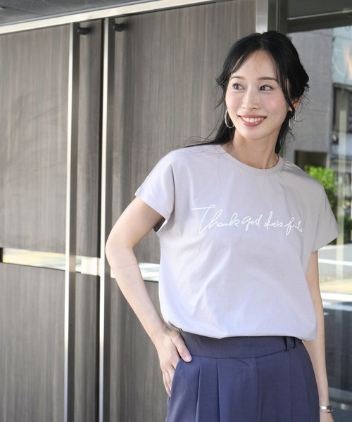 Ehre style(エーレスタイル)の「さりげなさが◎大人の新ロゴTコーデ7選(Tシャツ/カットソー・レディース・ホワイト・FREE)」の19枚目の写真