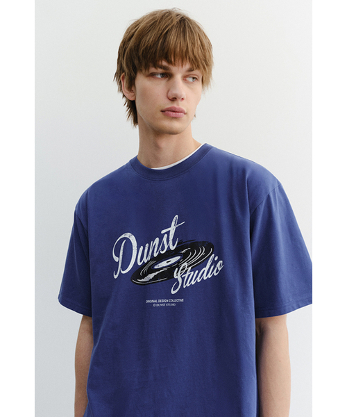 DUNST FOR MEN(ダンストフォーメン)の「VINYL T-SHIRT_UNISEX_UDTS6B144_BLUE(Tシャツ/カットソー・メンズ・ブルー・X-SMALL/SMALL/MEDIUM/LARGE/X-LARGE/XX-LARGE)」の2枚目の写真