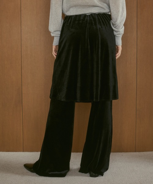 ELTONE(エルトーン)の「ベロアレイヤードフレアパンツ(その他パンツ・レディース・ブラック/ブラウン・SMALL/MEDIUM)」の5枚目の写真