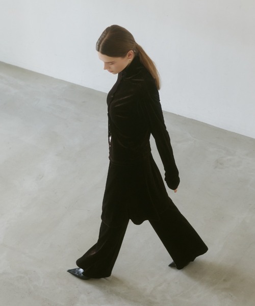 ELTONE(エルトーン)の「ベロアレイヤードフレアパンツ(その他パンツ・レディース・ブラック/ブラウン・SMALL/MEDIUM)」の21枚目の写真