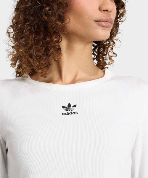 adidas(アディダス)の「エッセンシャルズ スカラップ エッジ長袖Tシャツ / ロンT / アディダスオリジナルス adidas Originals(Tシャツ/カットソー・レディース・ホワイト・LARGE/MEDIUM/XX-LARGE/SMALL/X-LARGE/X-SMALL)」の3枚目の写真