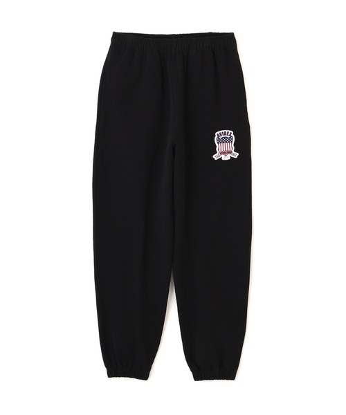 AVIREX(アヴィレックス)の「SIGNATURE VARSITY LOGO SWEAT PANTS / シグネチャーバーシティー ロゴ スウェットパンツ / AVIREX / アヴィレックス(スウェットパンツ・メンズ・ブラック/ネイビー/グレー/レッド/オフホワイト・MEDIUM/LARGE/X-LARGE/XX-LARGE)」の1枚目の写真