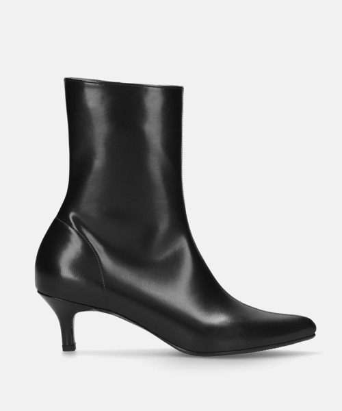 MAMIAN（マミアン）の「ポインテッドトゥ ショートブーツ (5.5cmヒール)（ブーツ・レディース・ブラック・M/S/LL/L）」の2枚目の写真