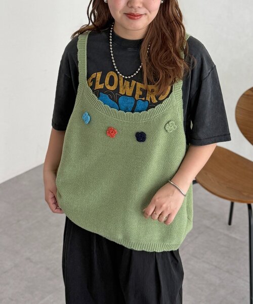 CPCM(シーピーシーエム)の「花刺繍ニットベスト(ニット/セーター・レディース・グリーン/レッド/イエロー・FREE)」の2枚目の写真