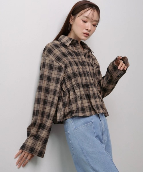 Bab(バブ)の「シャーリングビスチェ風デザインチェックシャツ(シャツ/ブラウス・レディース・ベージュ/ブラウン・MEDIUM)」の20枚目の写真