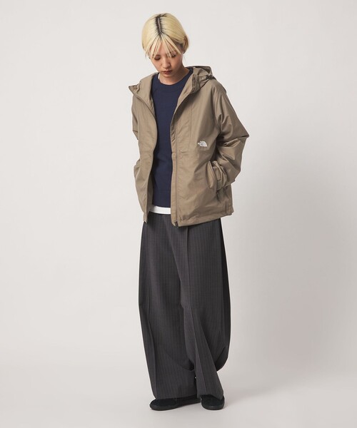 THE NORTH FACE(ザノースフェイス)の「<THE NORTH FACE>コンパクト ジャケット(マウンテンパーカー・レディース・ブラック/ベージュ・L)」の2枚目の写真