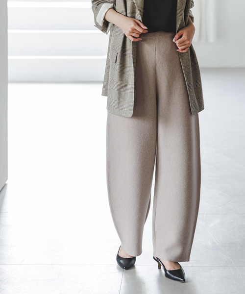 Noble(ノーブル)の「《・セットアップ対応》スムース バレルパンツ(その他パンツ・レディース・ベージュ/キャメル・38/36)」の14枚目の写真