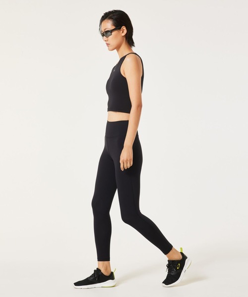OAKLEY(オークリー)の「オークリー RADIANT ESSENTIAL BRA TANK 10.0/ ブラ付きタンクトップ/ スポーツ・トレーニング/ ウィメンズ/ OAKLEY(タンクトップ・レディース・ブラック・M/L/XS/S)」の4枚目の写真