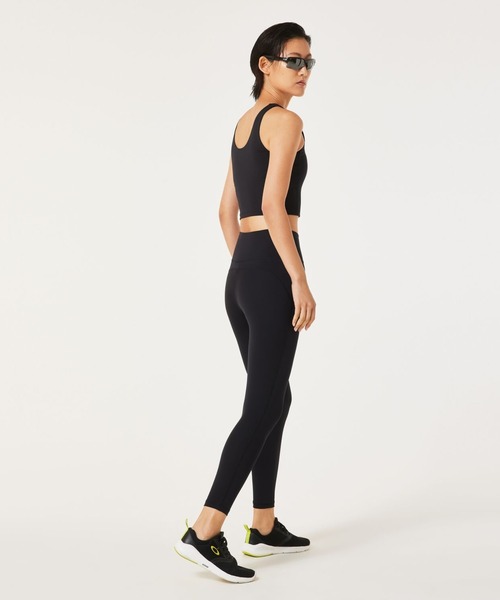 OAKLEY(オークリー)の「オークリー RADIANT ESSENTIAL BRA TANK 10.0/ ブラ付きタンクトップ/ スポーツ・トレーニング/ ウィメンズ/ OAKLEY(タンクトップ・レディース・ブラック・M/L/XS/S)」の3枚目の写真
