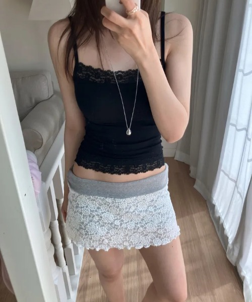 LOENNE(ロエヌ)の「Lace Trim Rib Camisole / レーストリムリブキャミソール(Tシャツ/カットソー・レディース・ホワイト/ブラック/ミント・FREE)」の4枚目の写真
