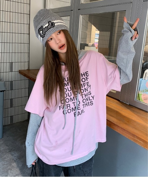 WEGO（ウィゴー）の「Tシャツレイヤード風英字ロゴフードロングT シャツ（Tシャツ/カットソー・レディース・イエロー/ピンク・LARGE/MEDIUM）」の7枚目の写真