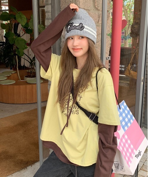 WEGO（ウィゴー）の「Tシャツレイヤード風英字ロゴフードロングT シャツ（Tシャツ/カットソー・レディース・イエロー/ピンク・LARGE/MEDIUM）」の4枚目の写真