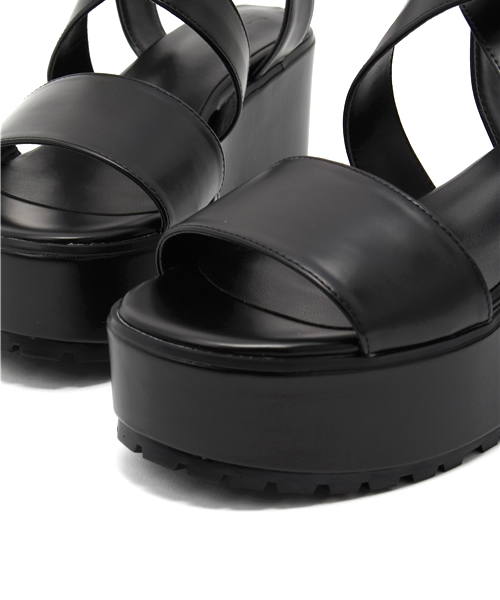 SLY（スライ）の「CROSS PLATFORM SANDAL（サンダル・レディース・ベージュ/ブラック/ホワイト・LARGE/SMALL/MEDIUM）」の8枚目の写真