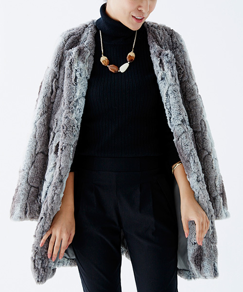 Bou Jeloud（ブージュルード）の「フェイクラビットファーコート