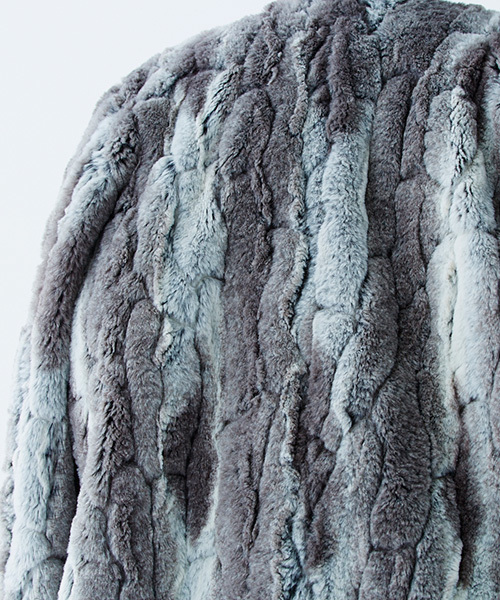 Bou Jeloud（ブージュルード）の「フェイクラビットファーコート