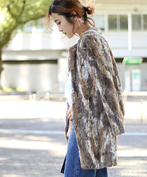 Bou Jeloud（ブージュルード）の「フェイクラビットファーコート