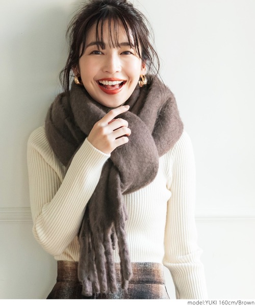 coca(coca)(コカ)の「ふわふわ起毛ロング丈マフラー(マフラー・レディース・グレー/ホワイト/ベージュ/ブラウン/アイボリー/グリーン/ブラック/グレー系その他/イエロー・ONE SIZE)」の17枚目の写真