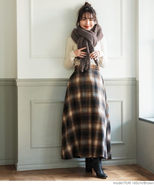 coca(coca)(コカ)の「ふわふわ起毛ロング丈マフラー(マフラー・レディース・グレー/ホワイト/ベージュ/ブラウン/アイボリー/グリーン/ブラック/グレー系その他/イエロー・ONE SIZE)」の18枚目の写真