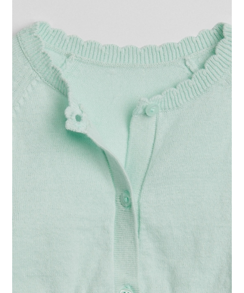 GAP（ギャップ）の「Gap スカラップヘム クロップドカーディガン（ニット/セーター・キッズ・ホワイト/グレー/ライトピンク/ライトイエロー/ミント・50cm/60cm/70cm/80ｃｍ/90cm）」の6枚目の写真