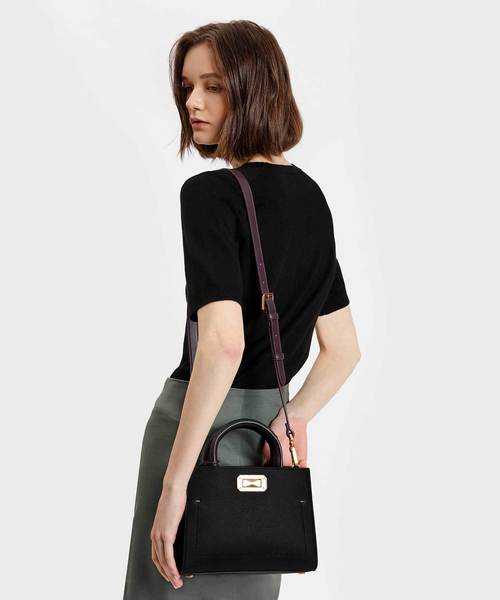 CHARLES & KEITH(チャールズ & キース)の「クラシックストラクチャーバッグ / CLASSIC STRUCTURED BAG(トートバッグ・レディース・ブラック/ライトピンク・S)」の7枚目の写真