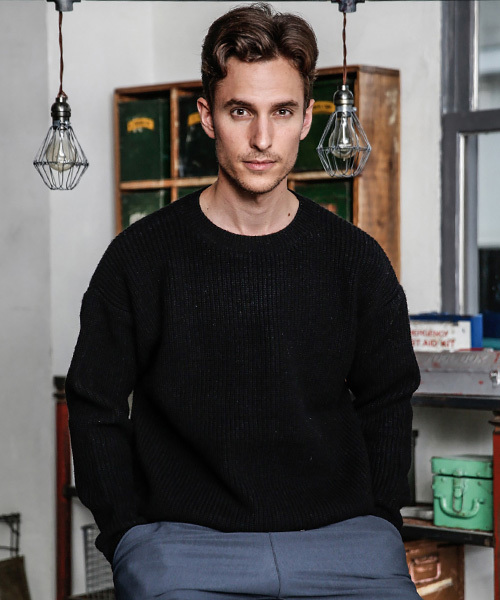 MR.OLIVE(ミスターオリーブ)の「LAMB WOOL 5G KNIT / BIG SILHOUTTE AZE SWEATER(ニット/セーター・メンズ・ブラック/グレー/ベージュ/ネイビー・SMALL/MEDIUM/LARGE)」の2枚目の写真