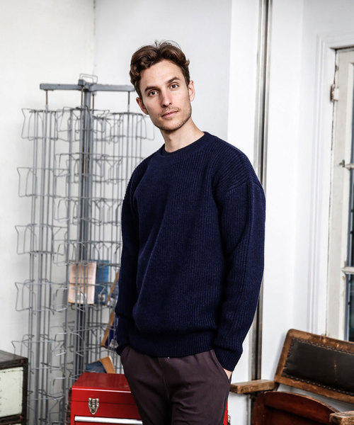 MR.OLIVE(ミスターオリーブ)の「LAMB WOOL 5G KNIT / BIG SILHOUTTE AZE SWEATER(ニット/セーター・メンズ・ブラック/グレー/ベージュ/ネイビー・SMALL/MEDIUM/LARGE)」の15枚目の写真