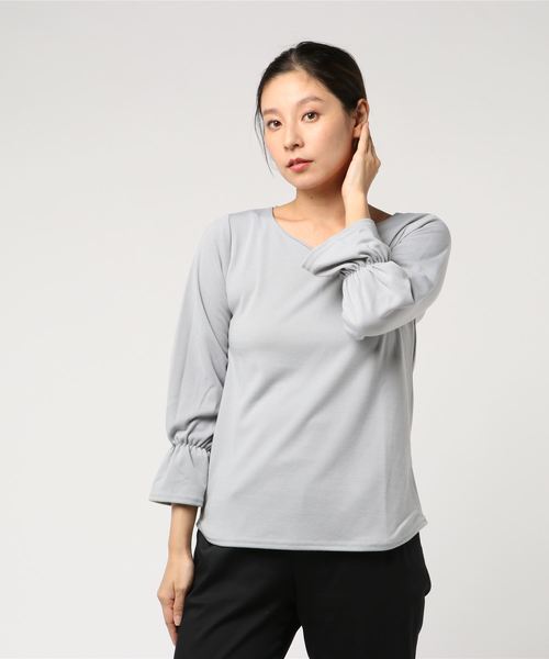 GeeRA(ジーラ)の「ハートネック厚地カットソーブラウス(Tシャツ/カットソー・レディース・ピンク/マスタード/ライトグレー/ネイビー/ブラック・SMALL/MEDIUM/LARGE/X-LARGE)」の1枚目の写真