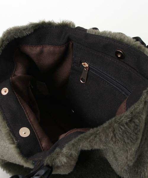 KOBE LETTUCE（コウベレタス）の「フリルハンドルふわふわファーミニトートバッグ＊鞄/BAG/レディース[B1188]神戸レタス（トートバッグ・レディース・ダークブラウン/ベージュ/グリーン・FREE）」の6枚目の写真