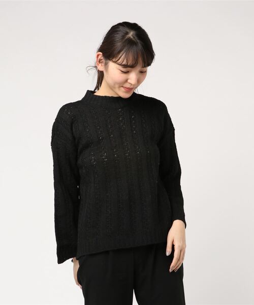 STYLEBLOCK(スタイルブロック)の「ストライプ柄編みハイネックビッグニット(ニット/セーター・レディース・ブラック/ベージュ/グリーン/マスタード・FREE)」の2枚目の写真