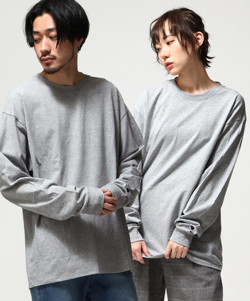 Champion(チャンピオン)の「【Champion】ロングスリーブTシャツ/ロンT(Tシャツ/カットソー・メンズ・ホワイト/ブラック/グレー/ネイビー・SMALL/MEDIUM/LARGE/X-LARGE)」の3枚目の写真